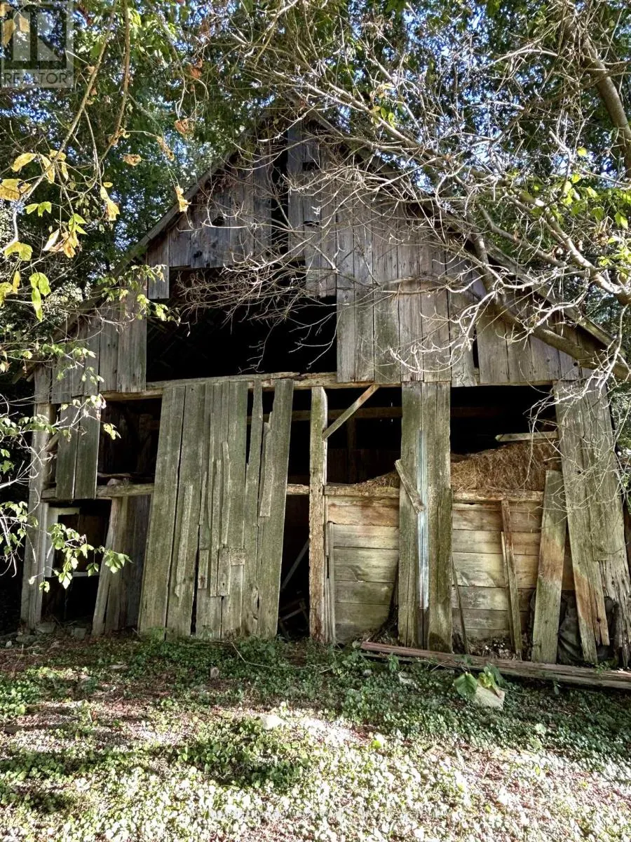523 LOWER OAK LEAF ROAD