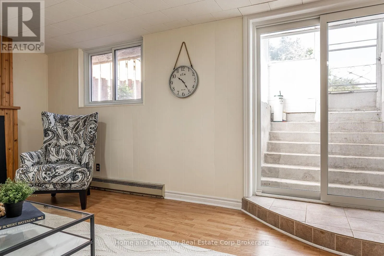 292 REDFORD CRESCENT