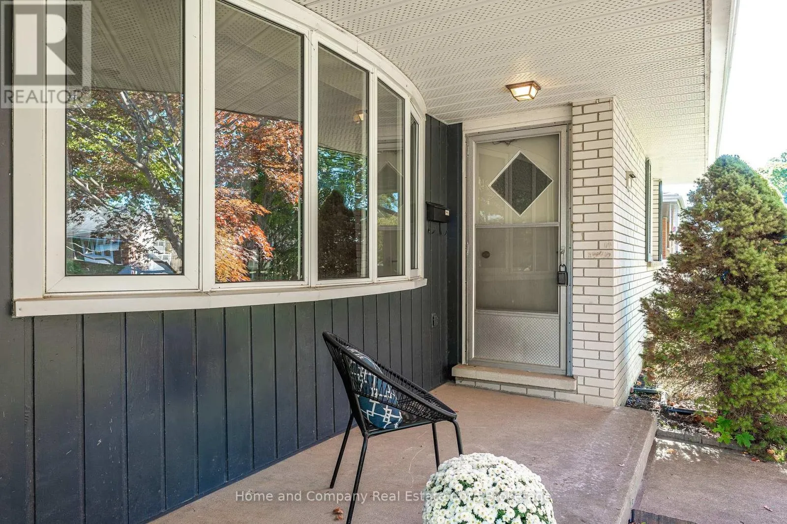 292 REDFORD CRESCENT