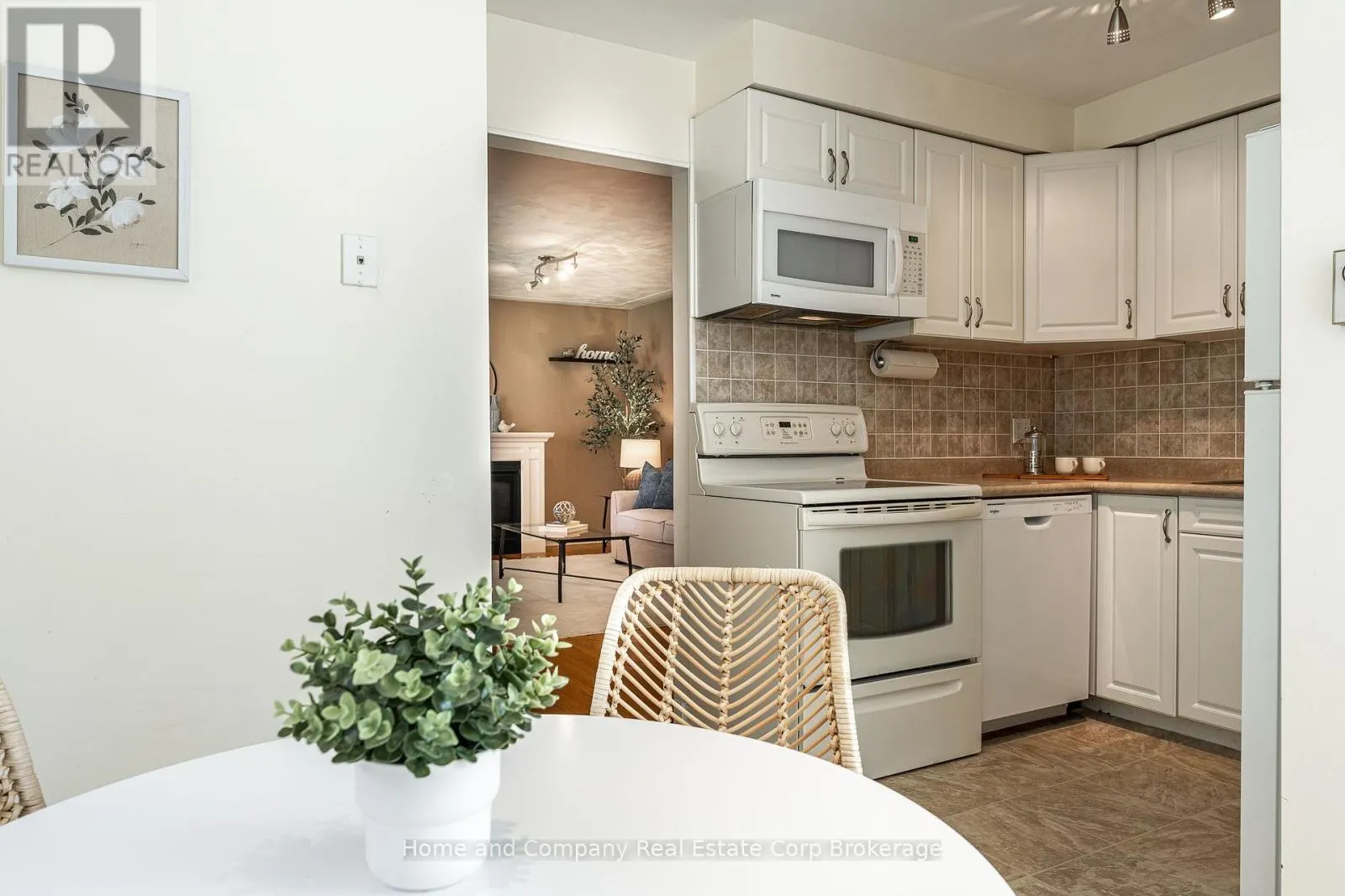 292 REDFORD CRESCENT