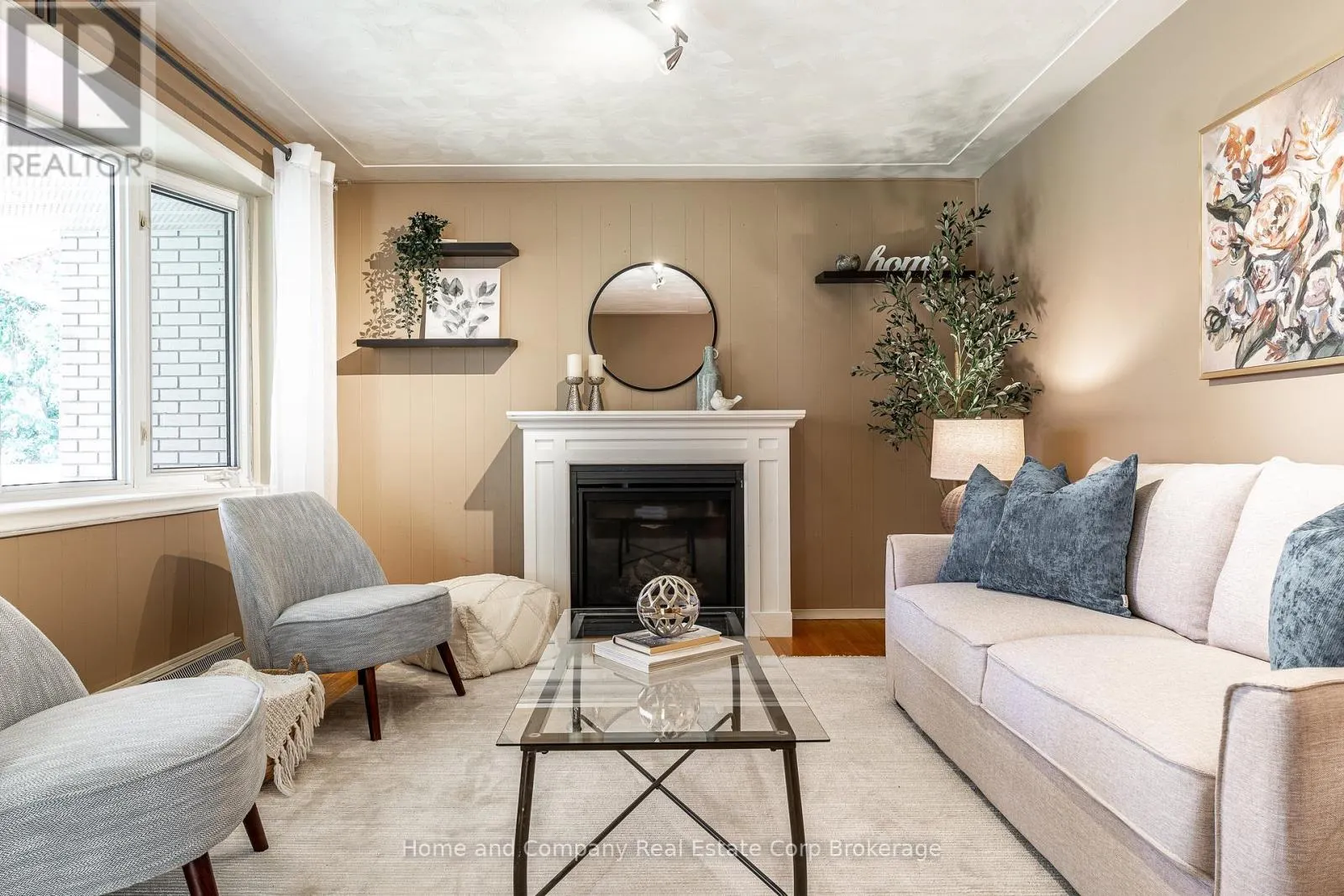 292 REDFORD CRESCENT