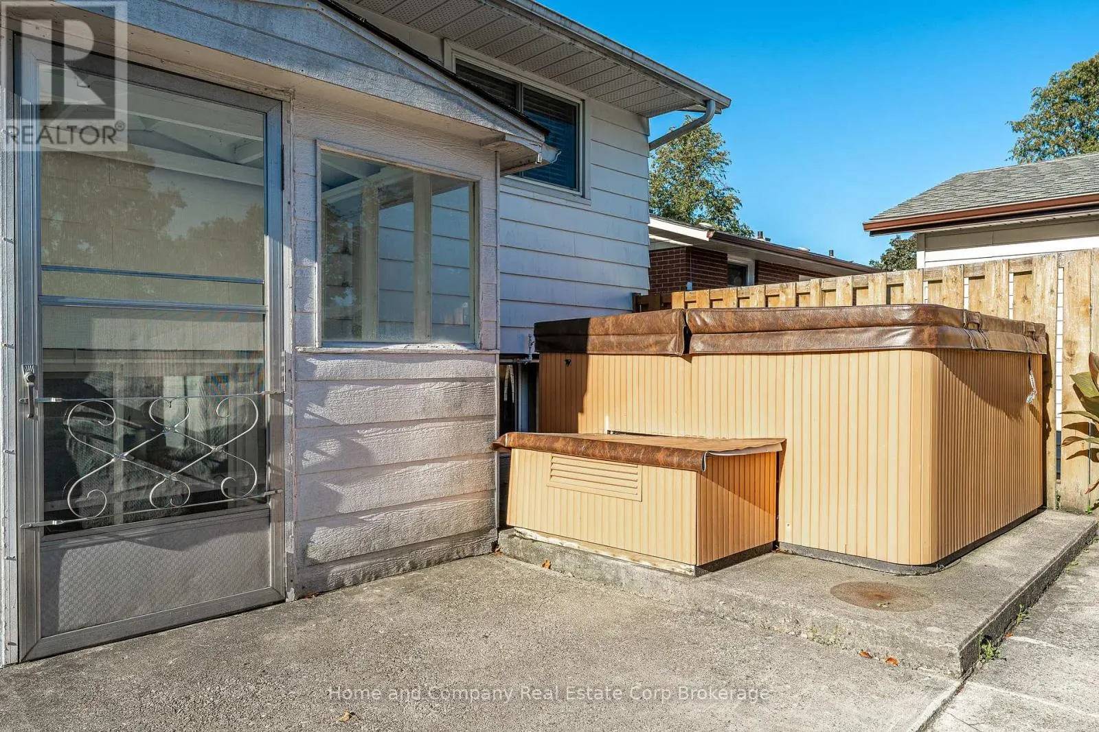292 REDFORD CRESCENT