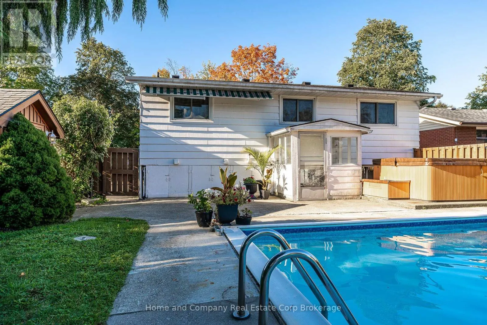 292 REDFORD CRESCENT