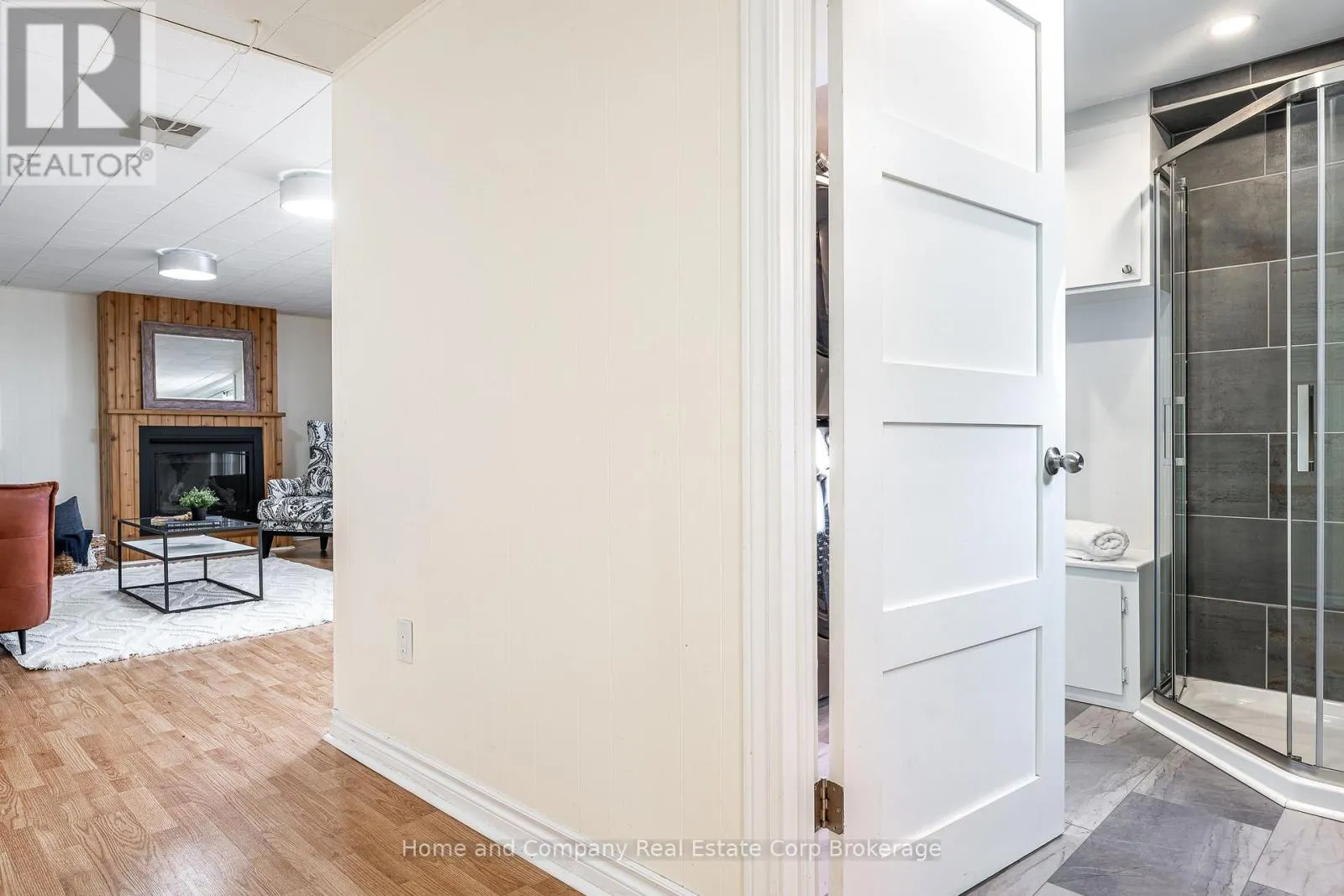 292 REDFORD CRESCENT