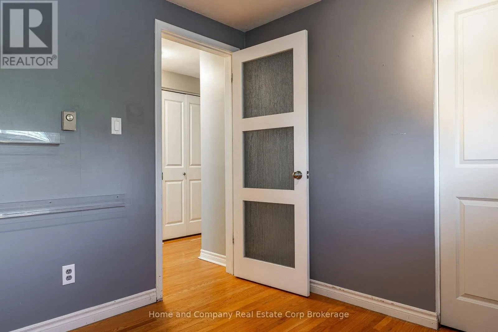 292 REDFORD CRESCENT