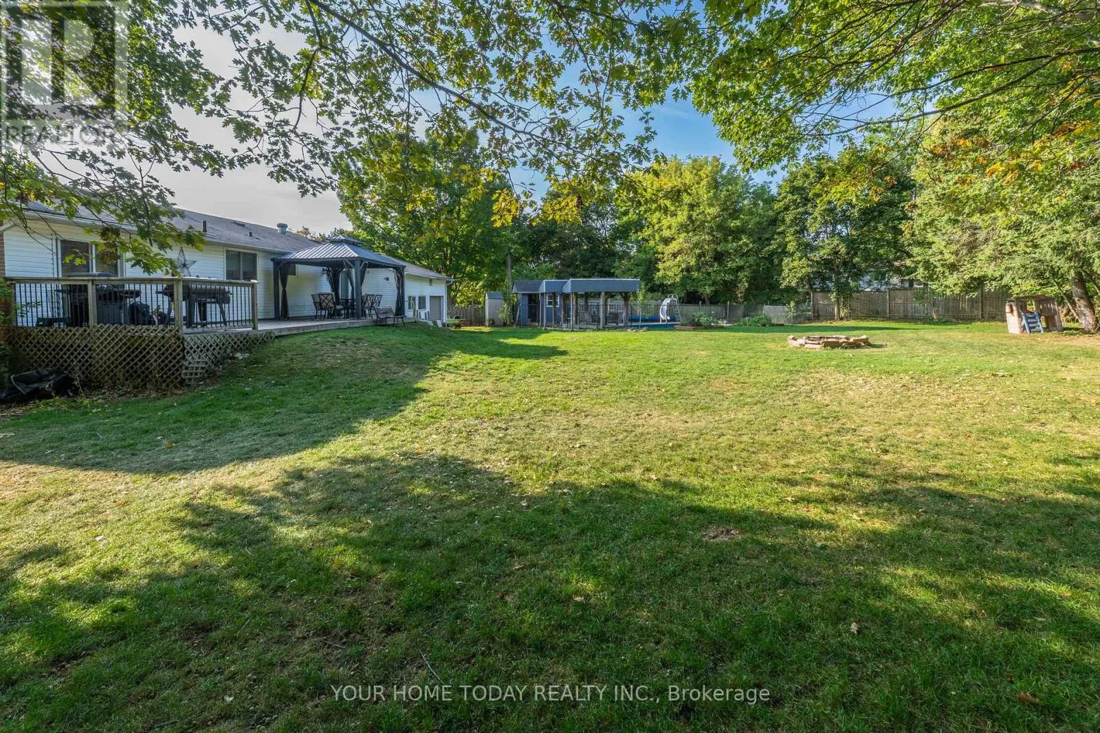 6 ELLEN CRESCENT
