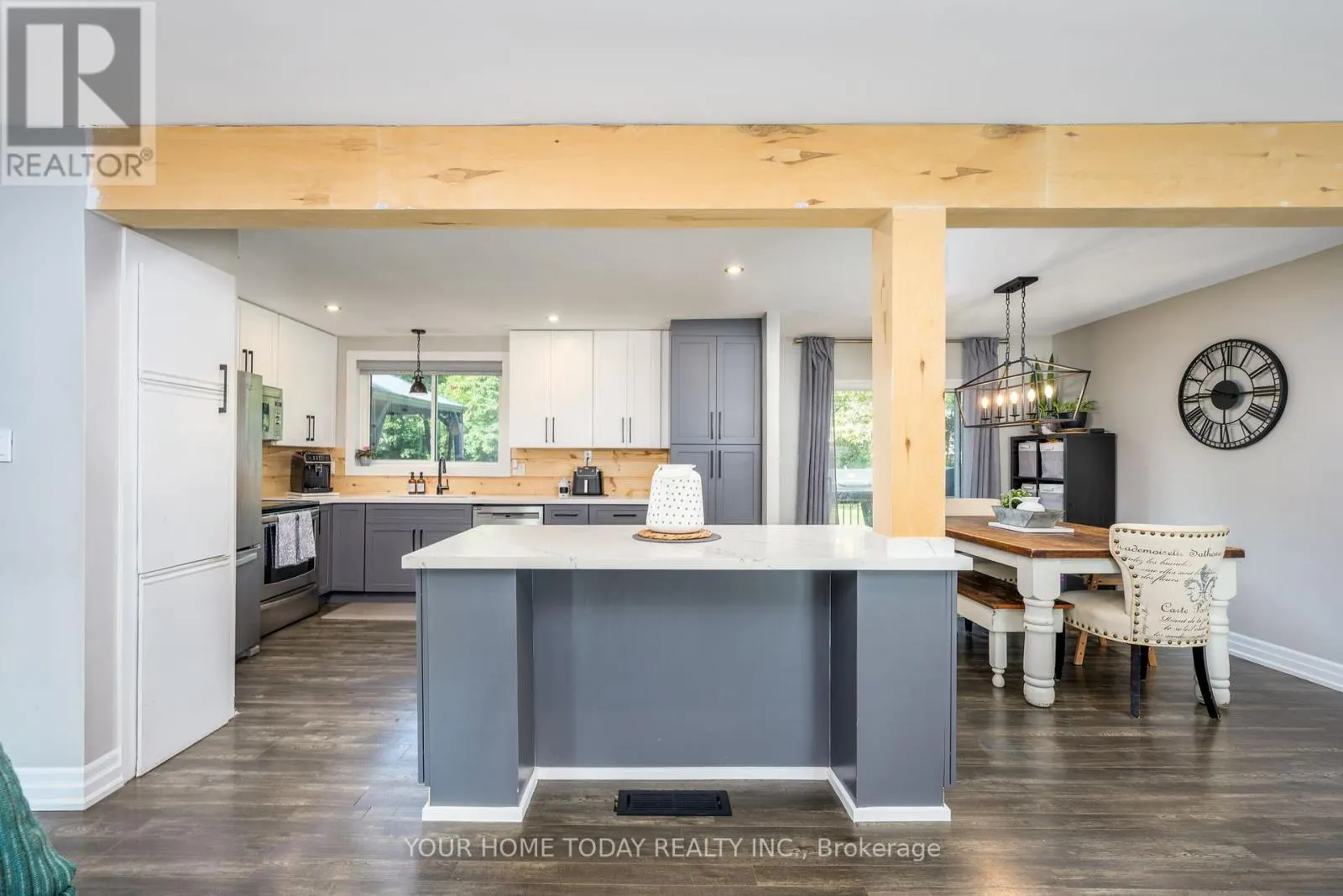 6 ELLEN CRESCENT
