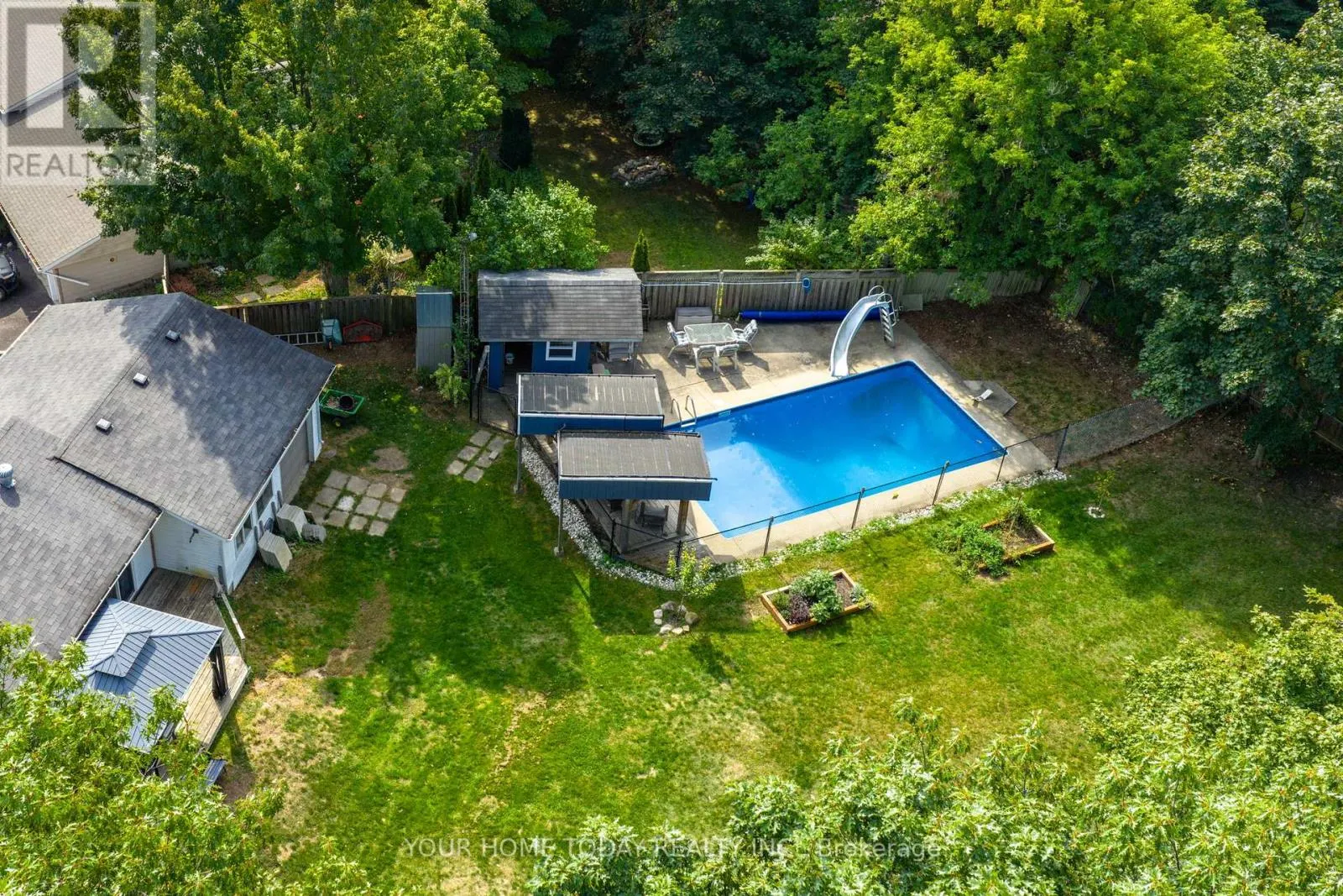 6 ELLEN CRESCENT