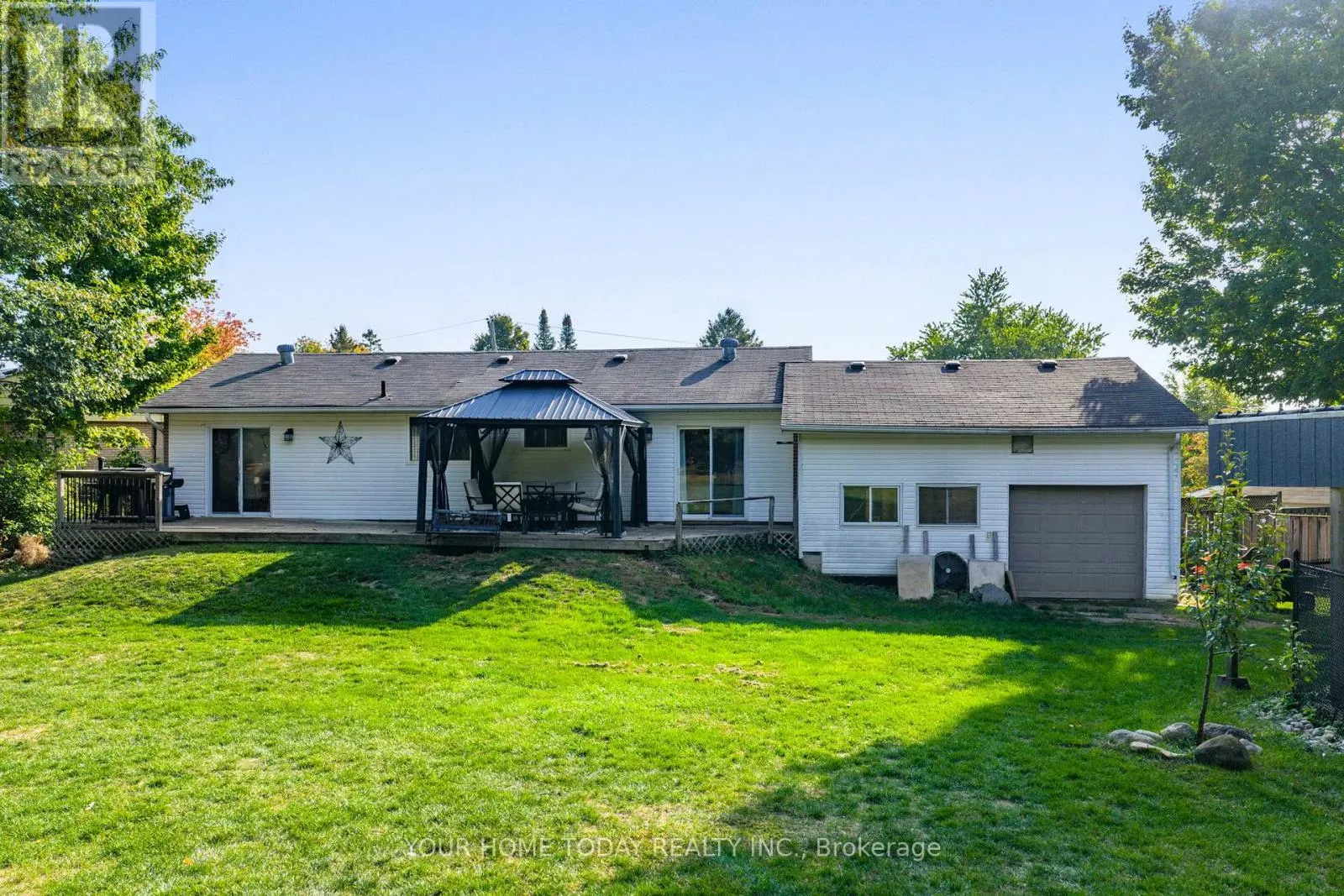 6 ELLEN CRESCENT