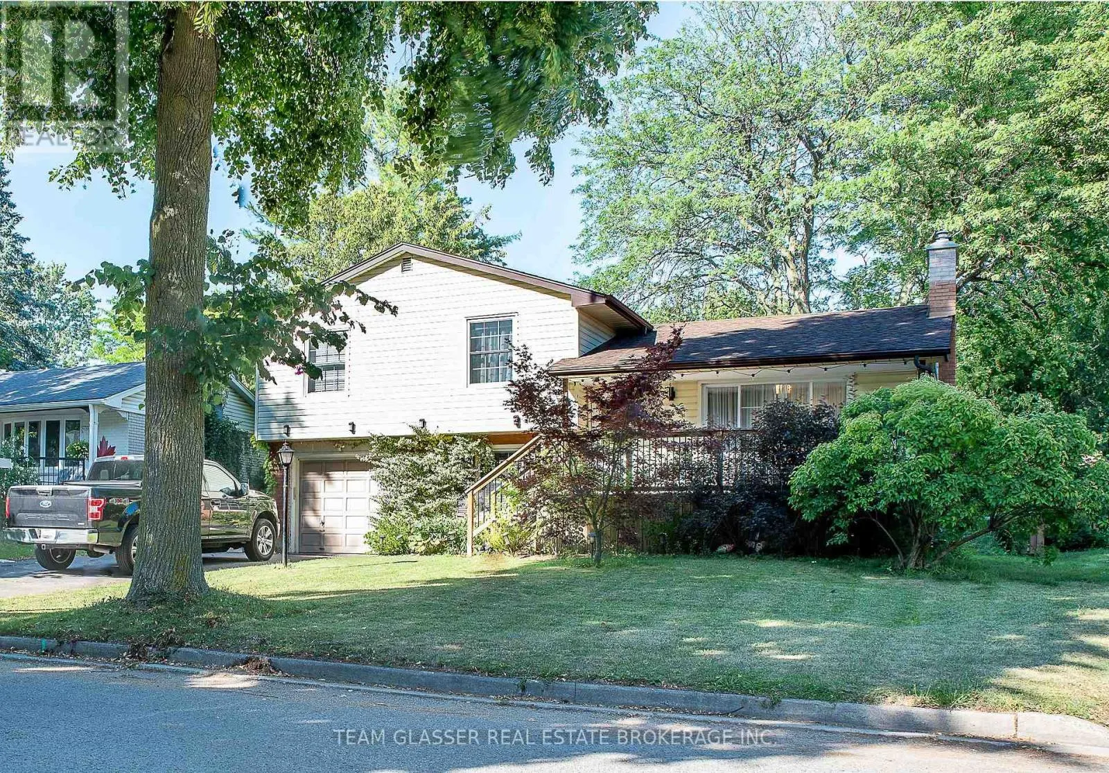 784 WESTBURY CRESCENT