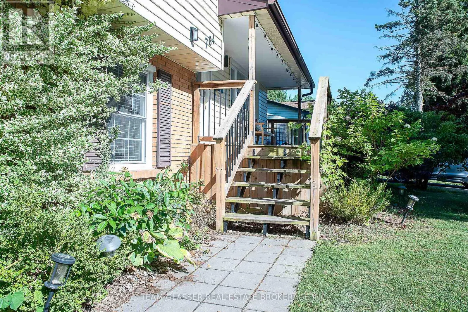 784 WESTBURY CRESCENT