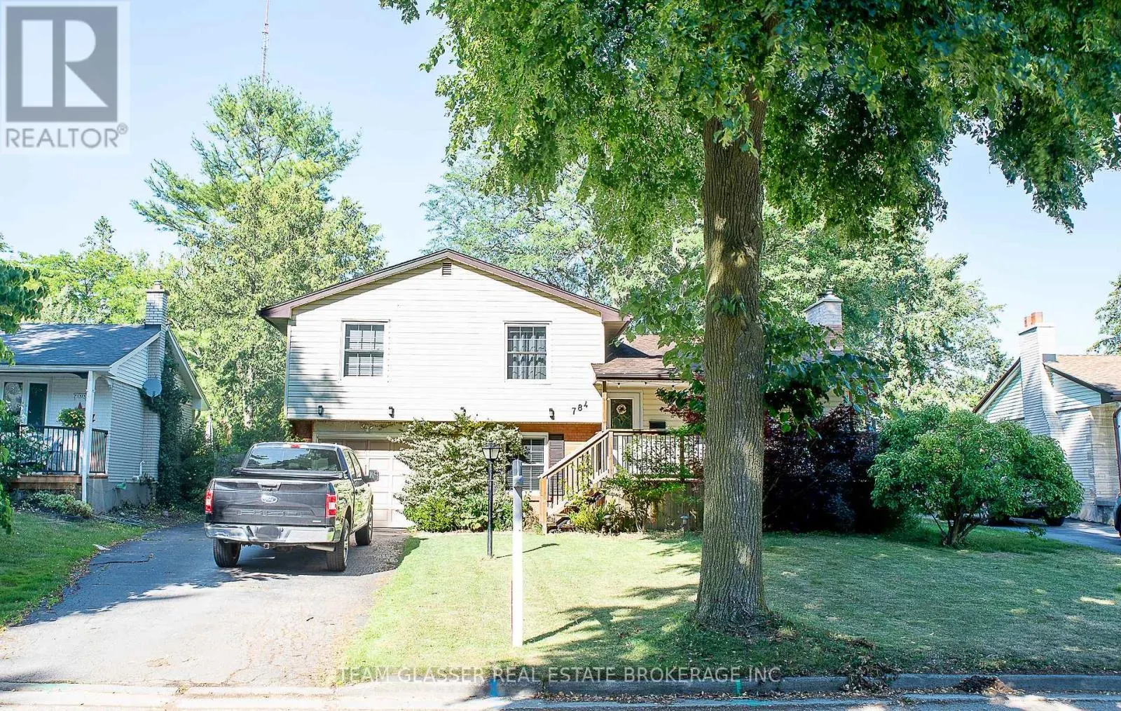 784 WESTBURY CRESCENT