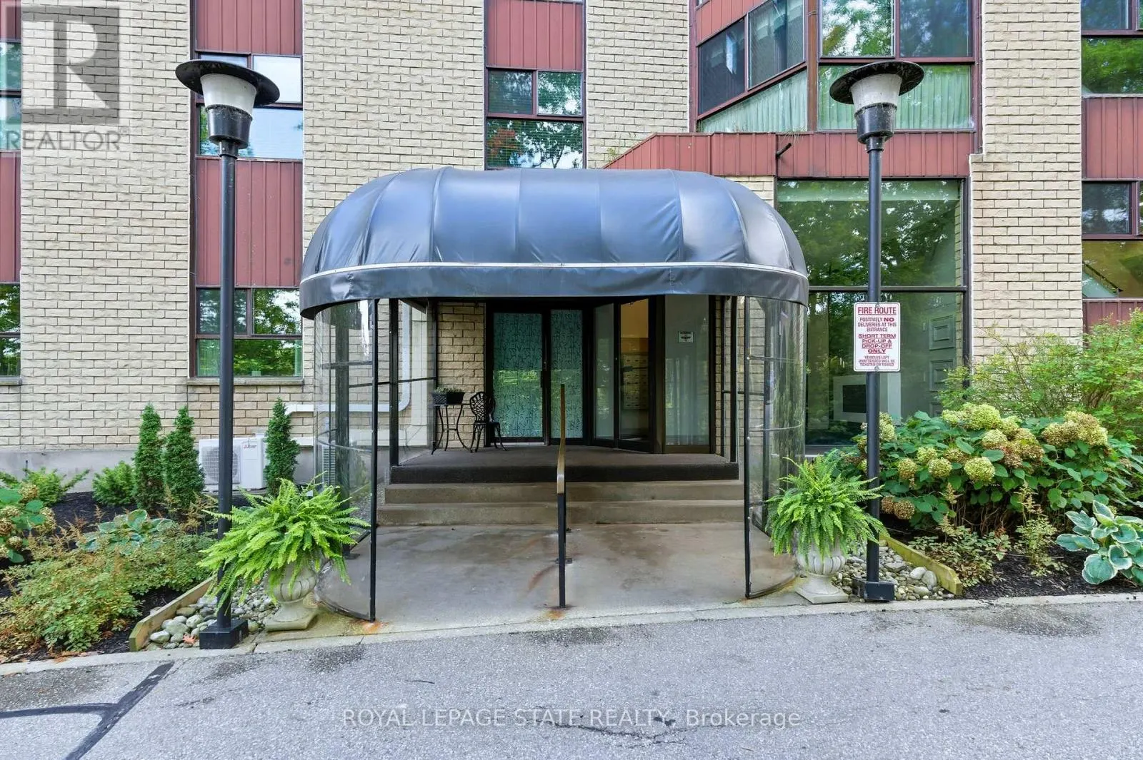 702 - 20 BERKLEY STREET