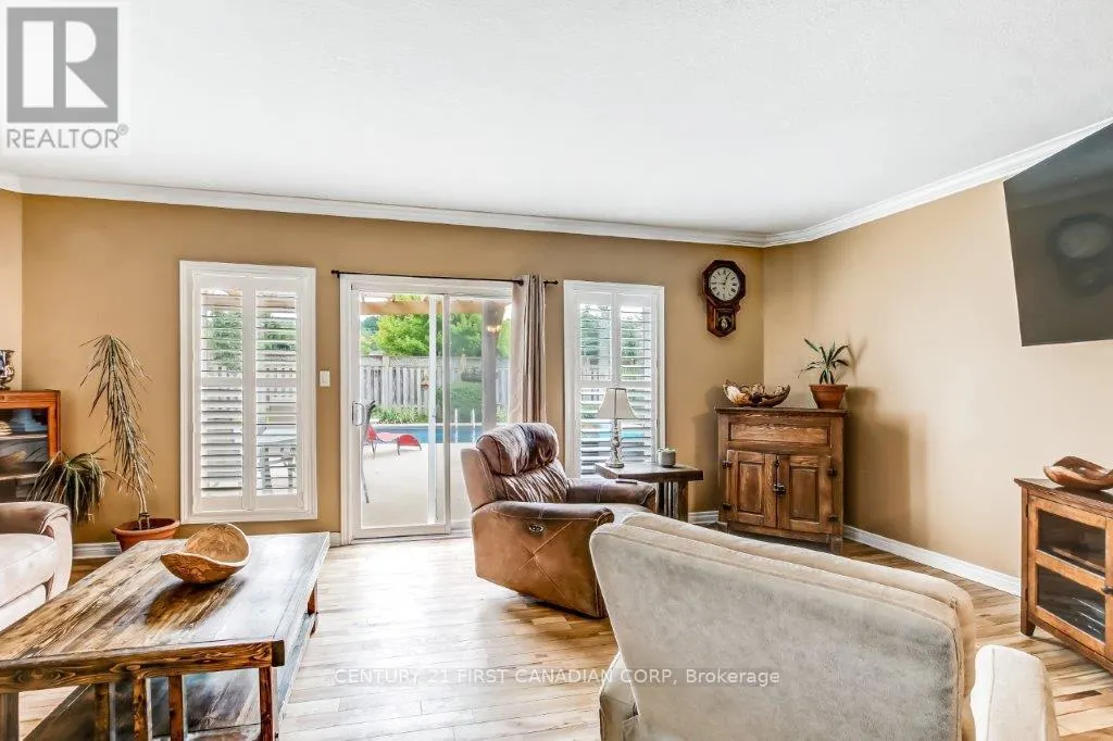 1275 CROSSCREEK CRESCENT