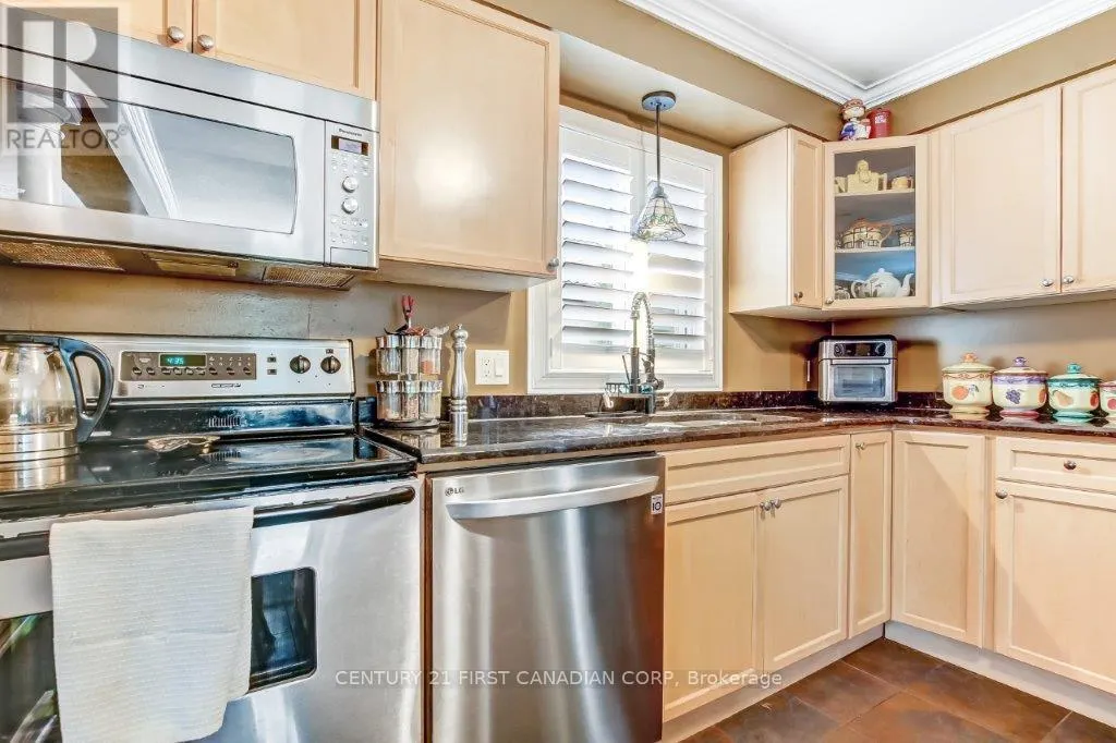 1275 CROSSCREEK CRESCENT