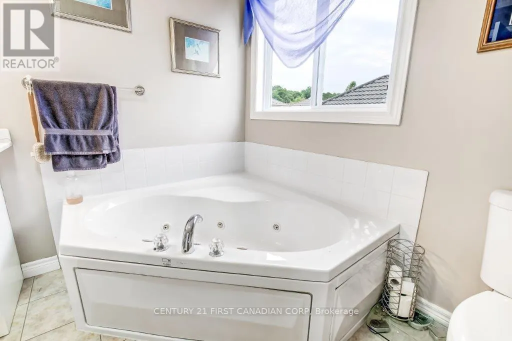 1275 CROSSCREEK CRESCENT