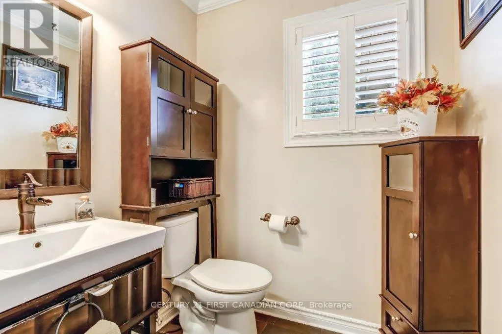 1275 CROSSCREEK CRESCENT