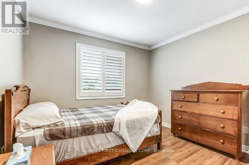 1275 CROSSCREEK CRESCENT