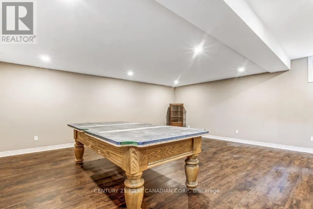 1275 CROSSCREEK CRESCENT