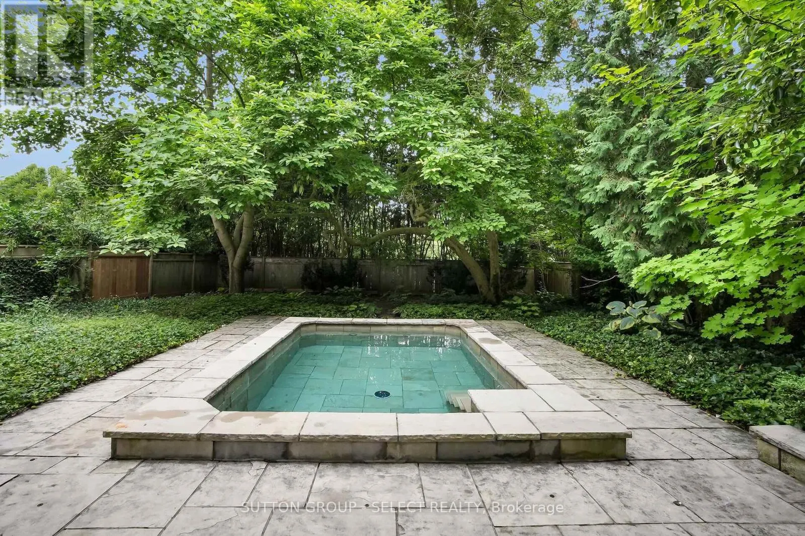383 HURON STREET