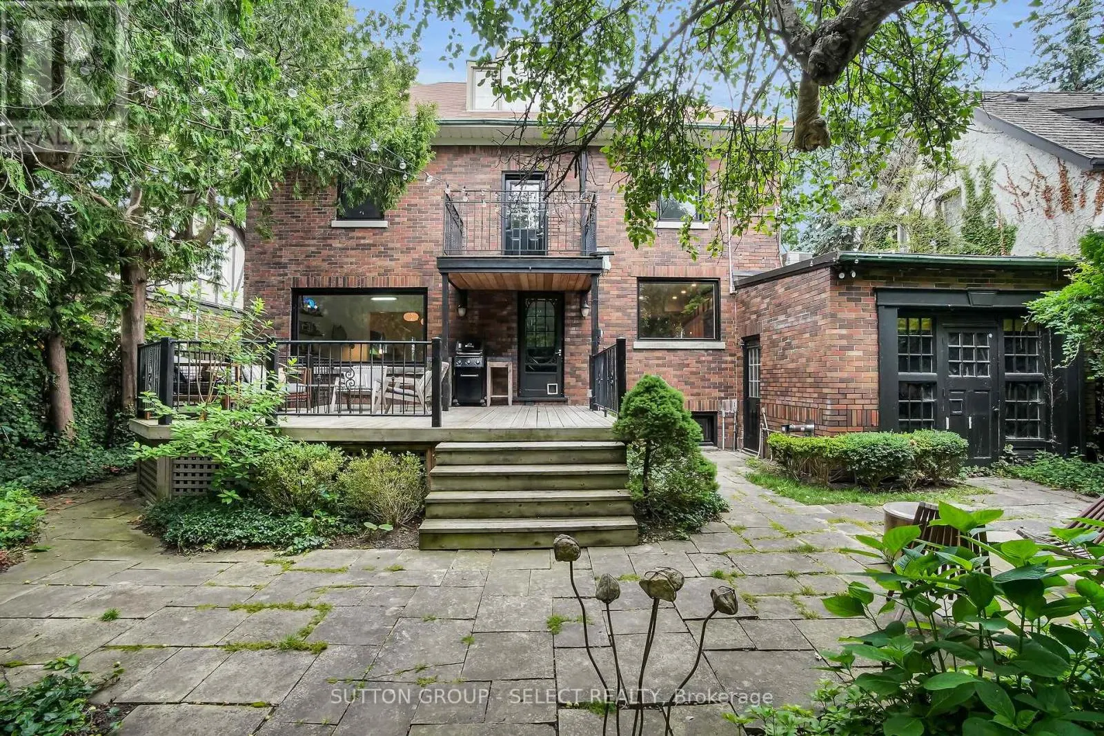 383 HURON STREET