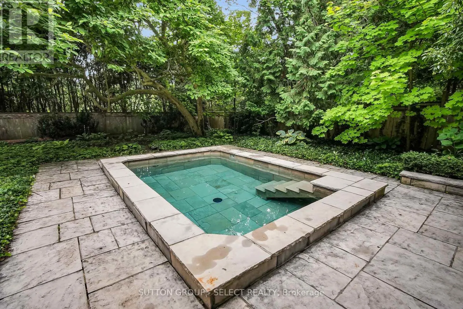 383 HURON STREET