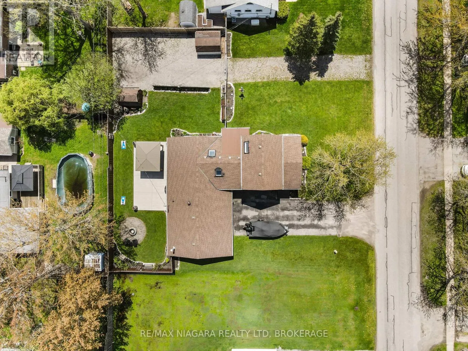 606 SCOTT AVENUE