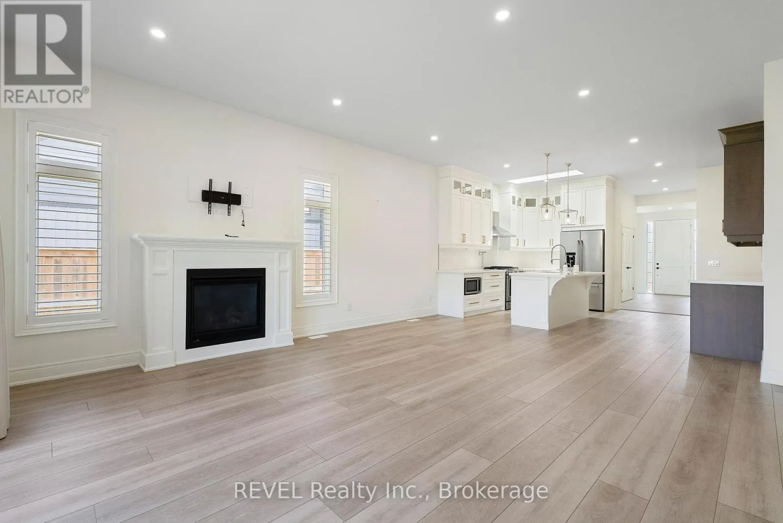 3532 CANFIELD CRESCENT