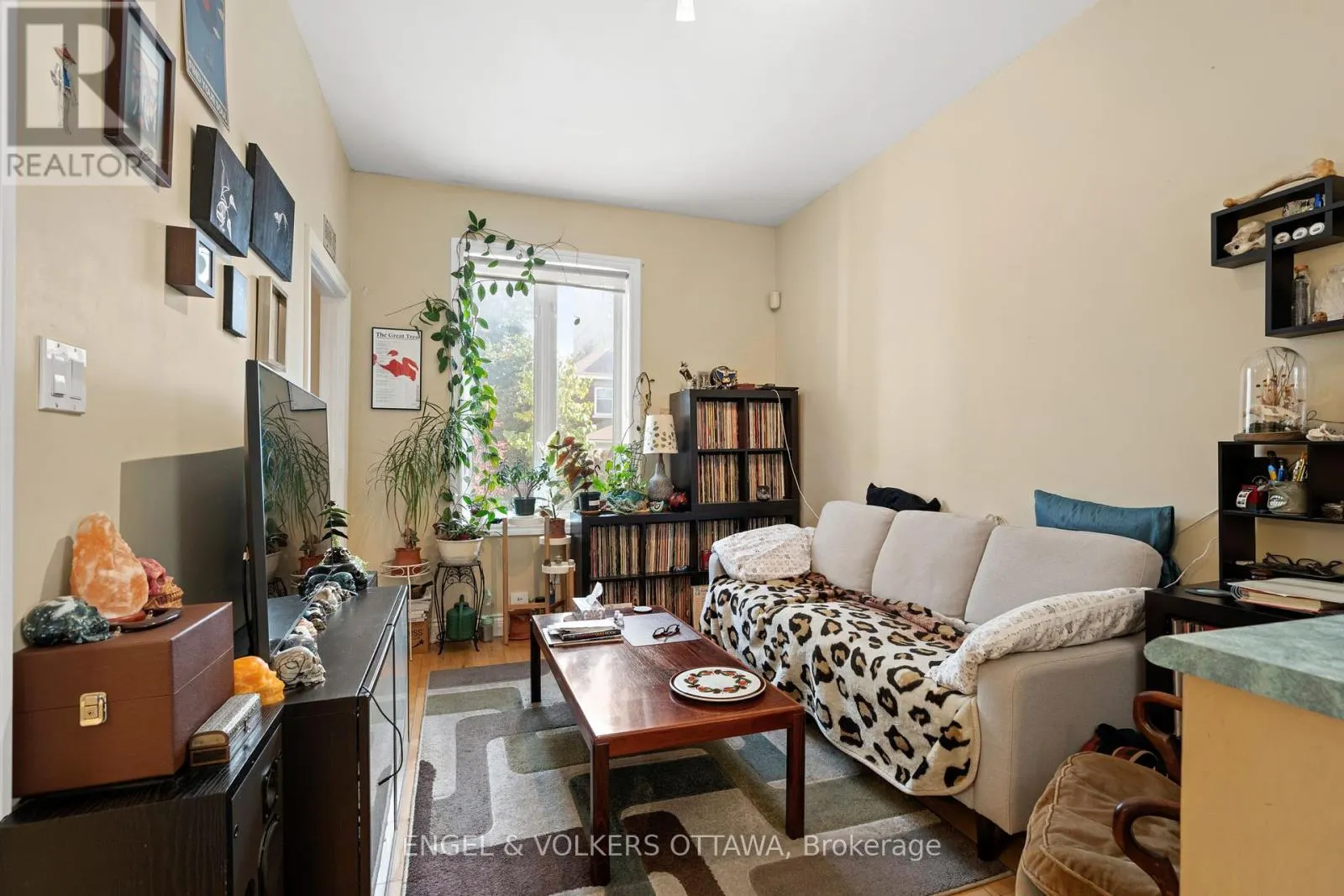 A & B - 116 CAMBRIDGE STREET N
