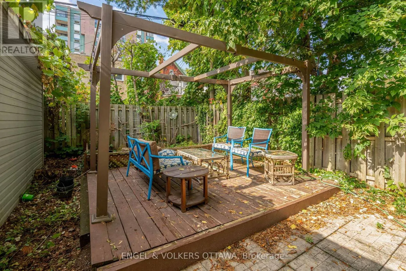 A & B - 116 CAMBRIDGE STREET N