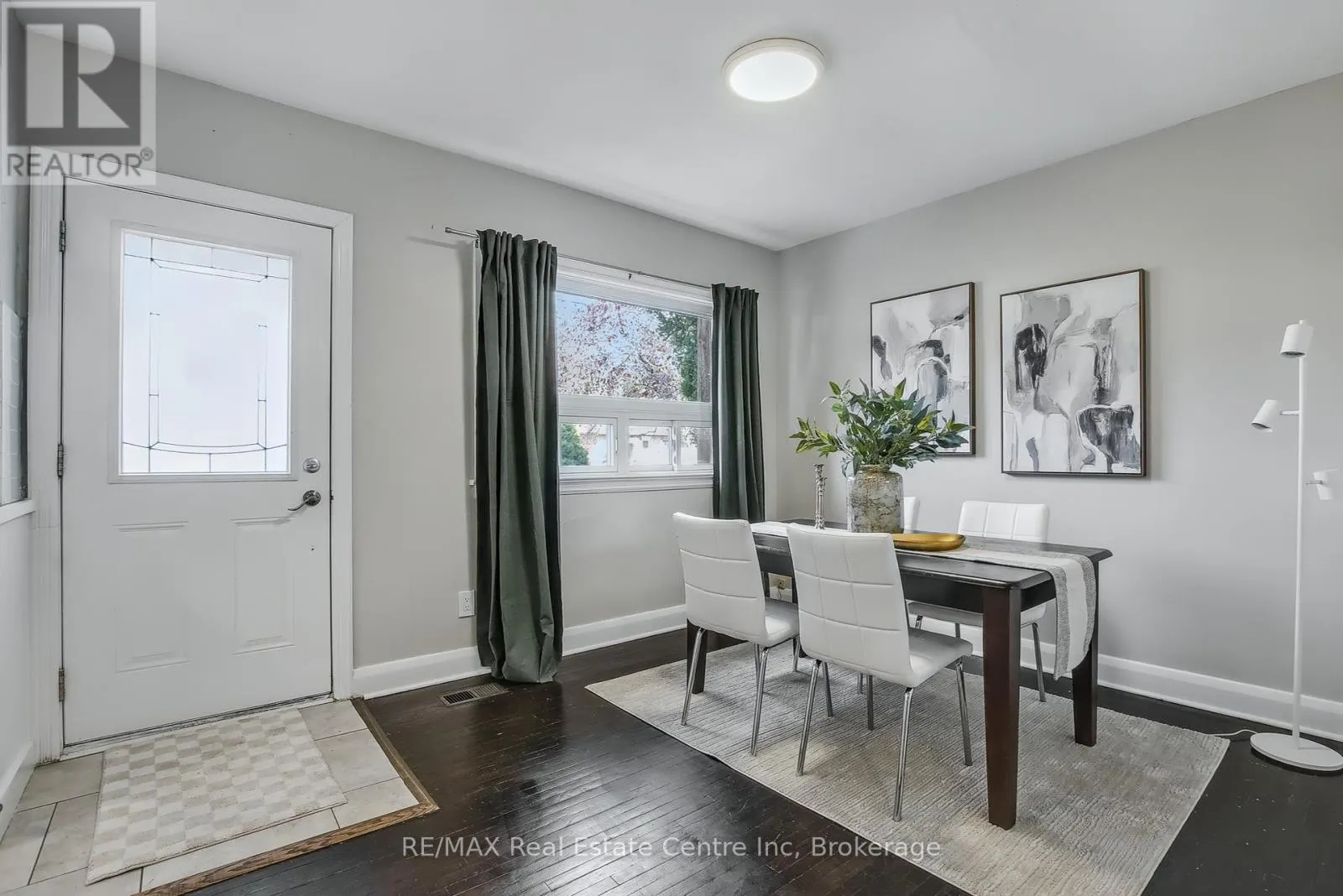 52 AVENUE ROAD