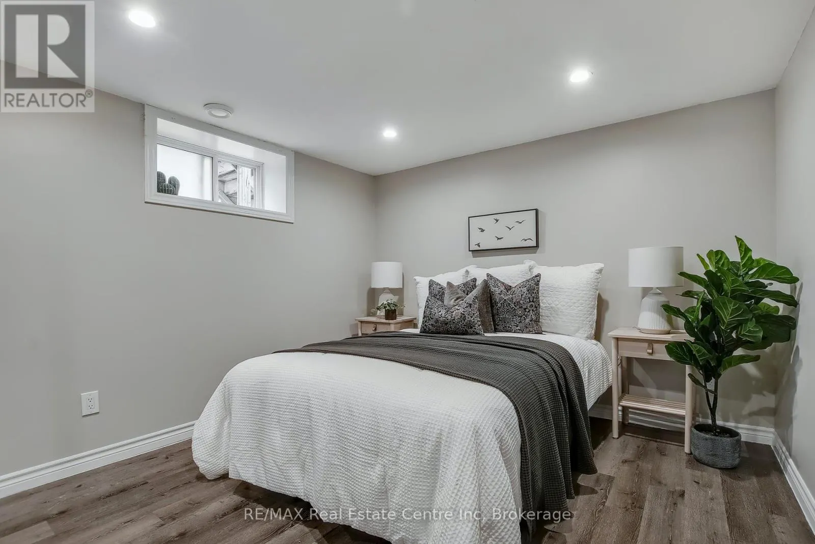 52 AVENUE ROAD