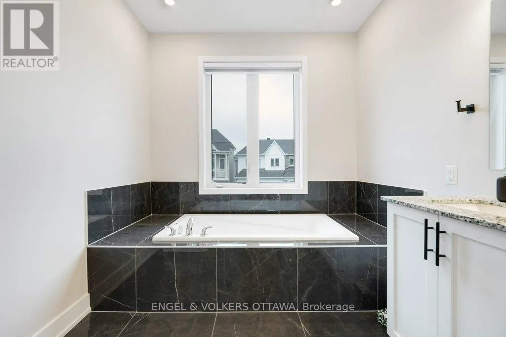 1010 CARDEN LANE