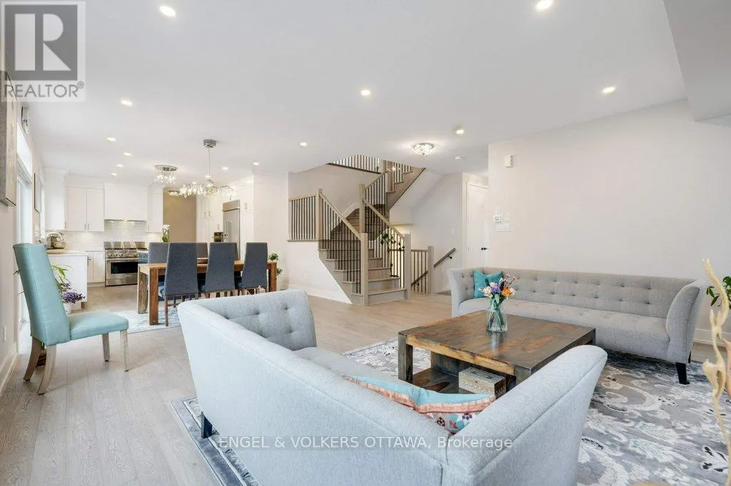 1010 CARDEN LANE