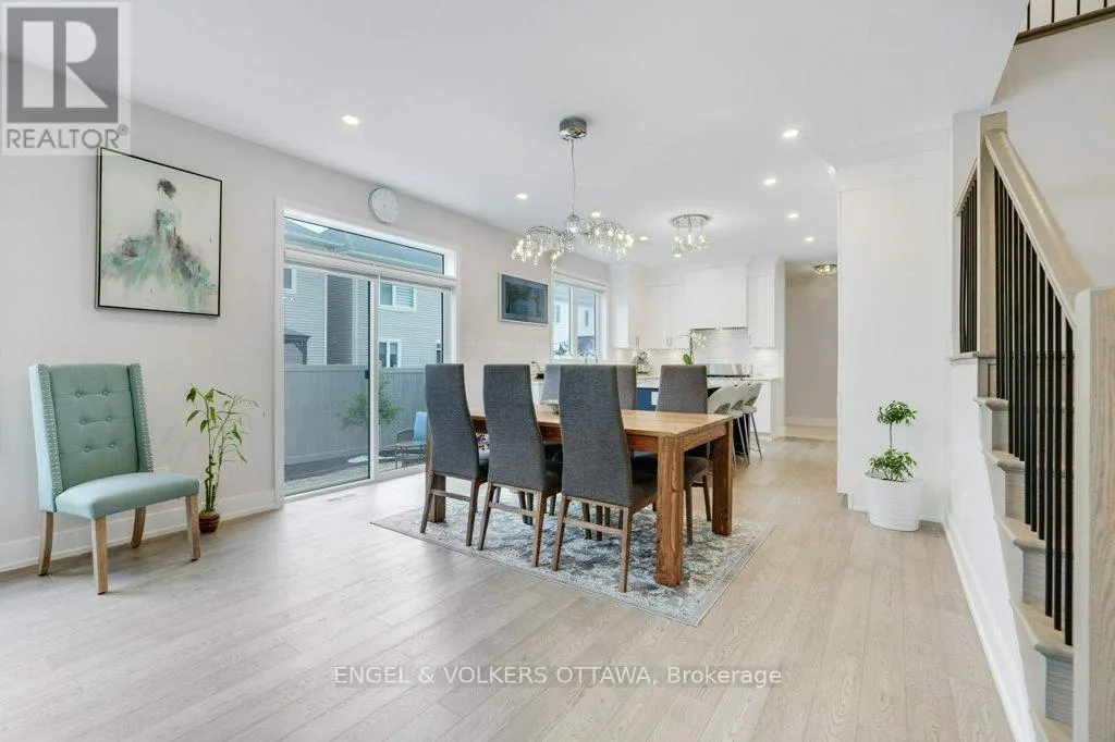 1010 CARDEN LANE