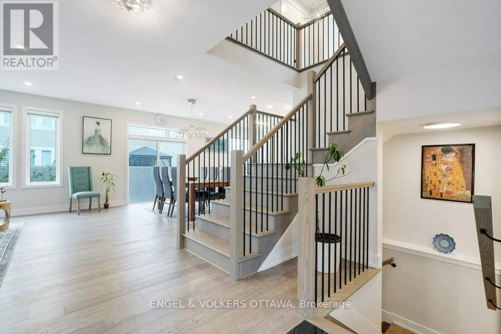 1010 CARDEN LANE