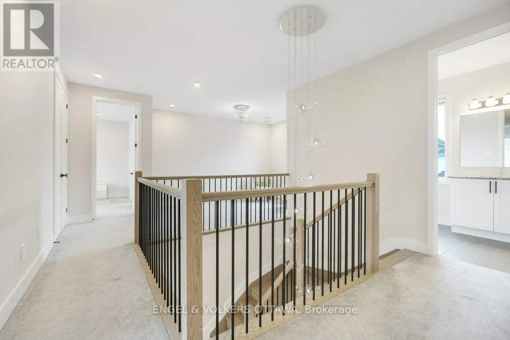 1010 CARDEN LANE