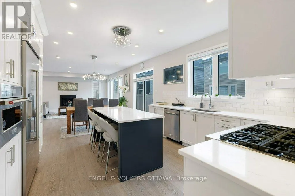 1010 CARDEN LANE