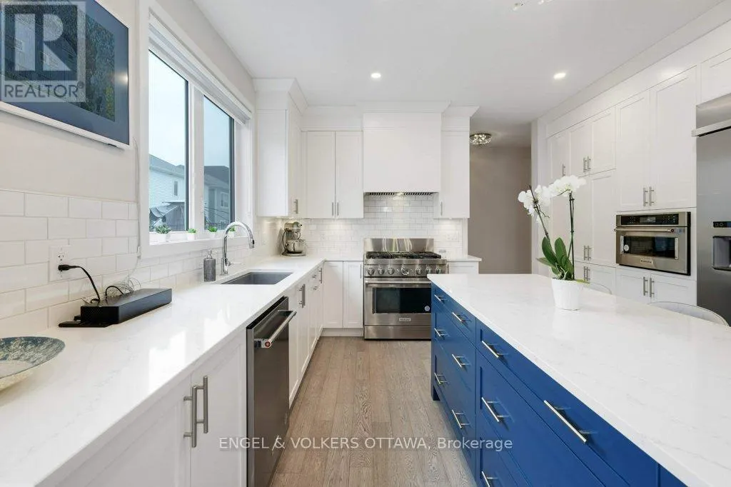 1010 CARDEN LANE