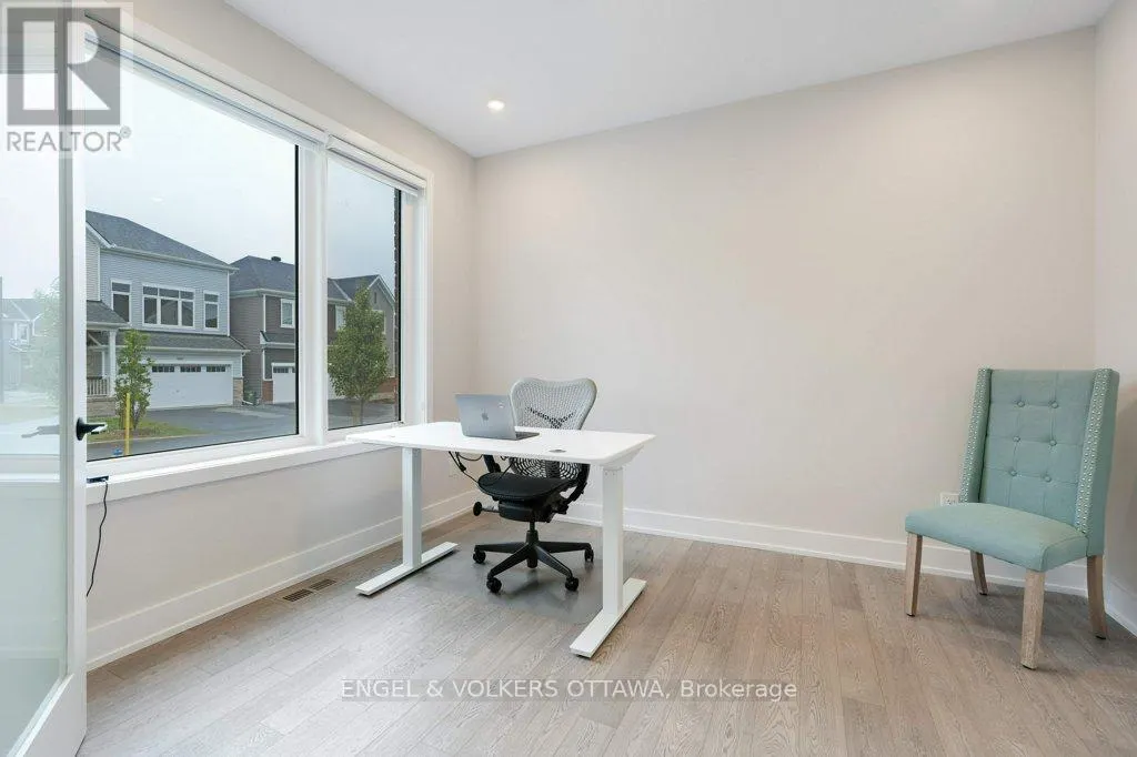 1010 CARDEN LANE