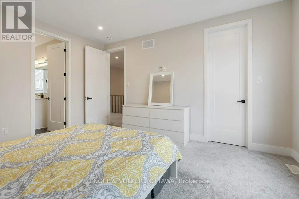 1010 CARDEN LANE
