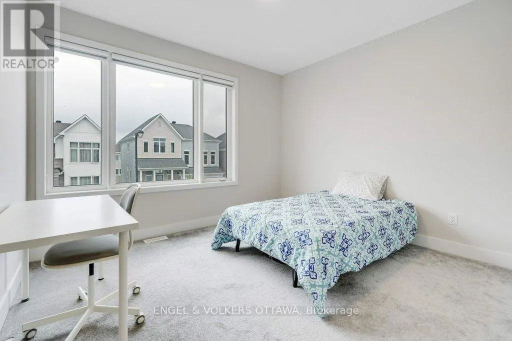 1010 CARDEN LANE
