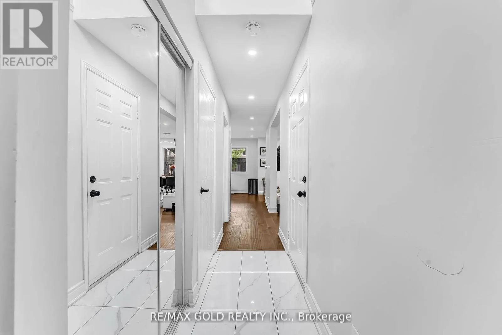 34 - 90 MOOREGATE CRESCENT