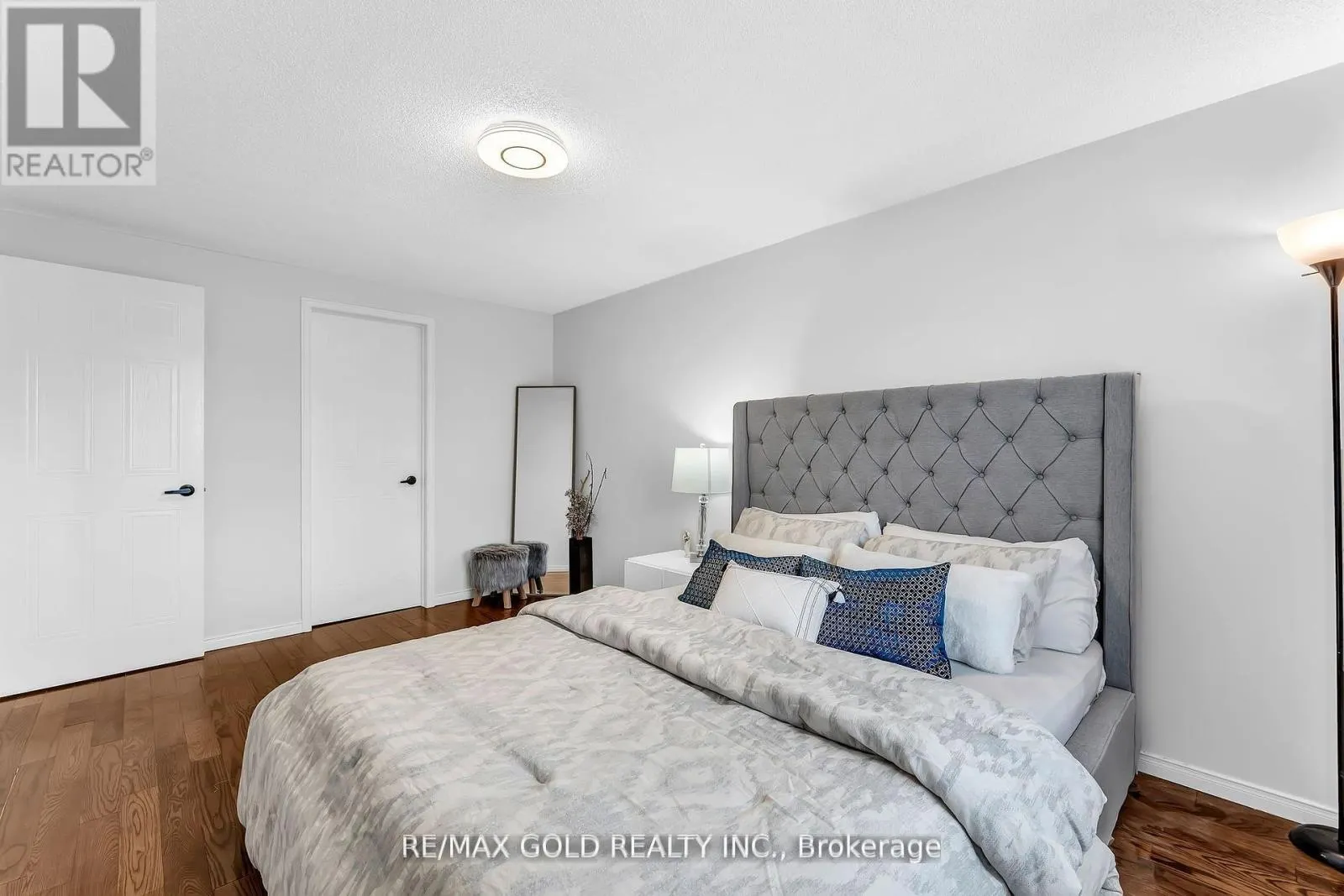 34 - 90 MOOREGATE CRESCENT