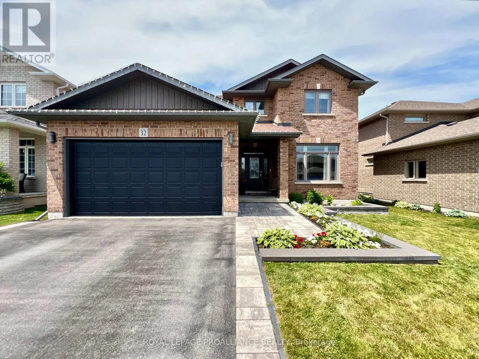 32 VERTIS COURT