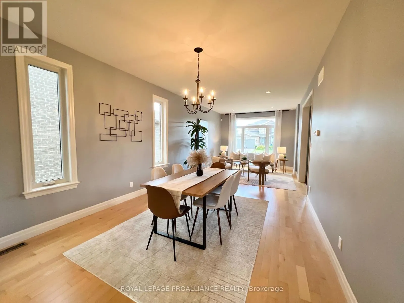 32 VERTIS COURT