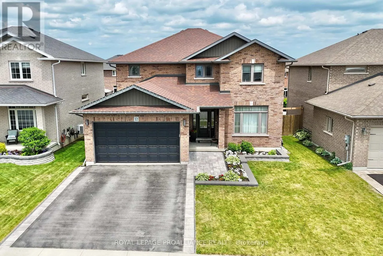 32 VERTIS COURT