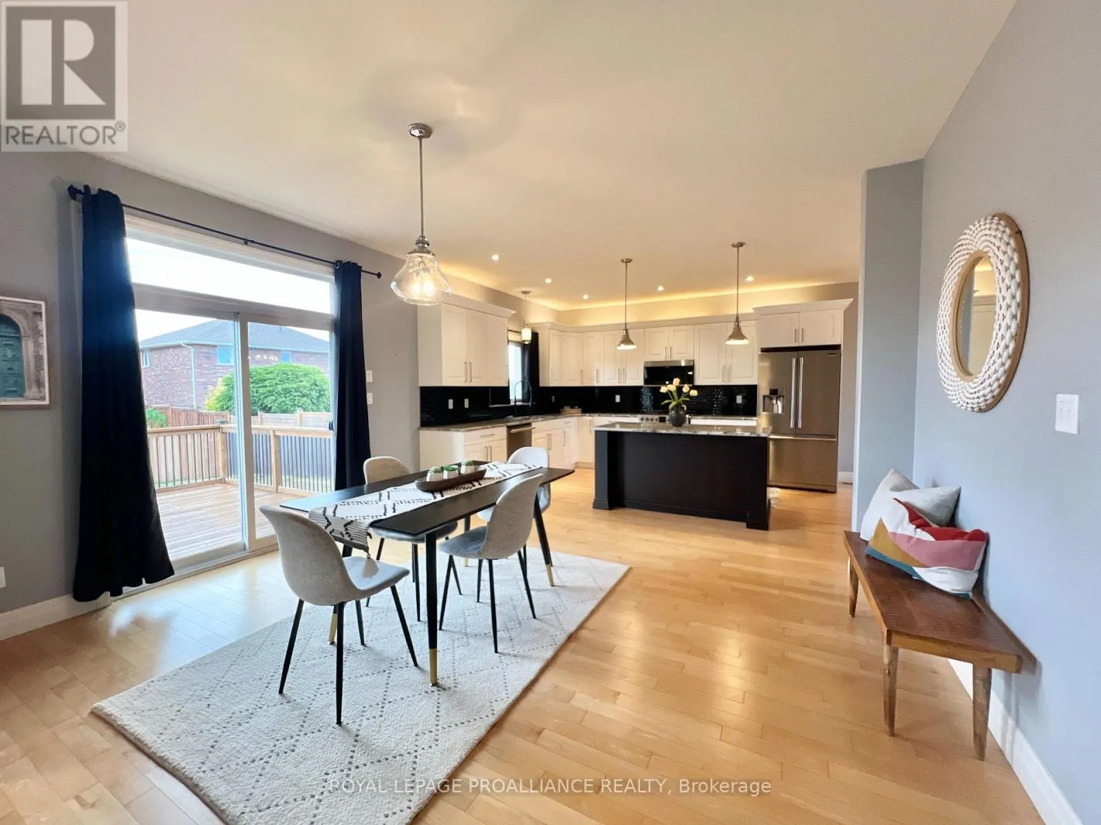 32 VERTIS COURT