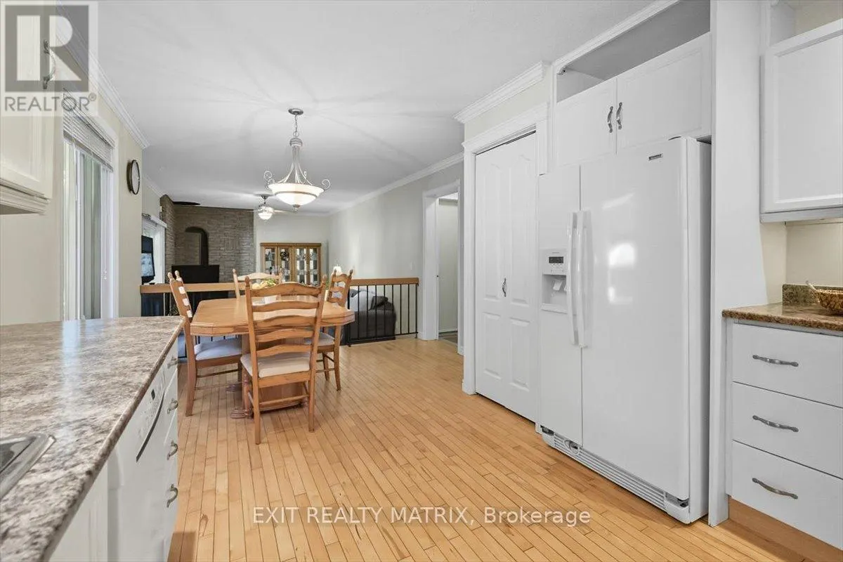 159 DUNLOP CRESCENT