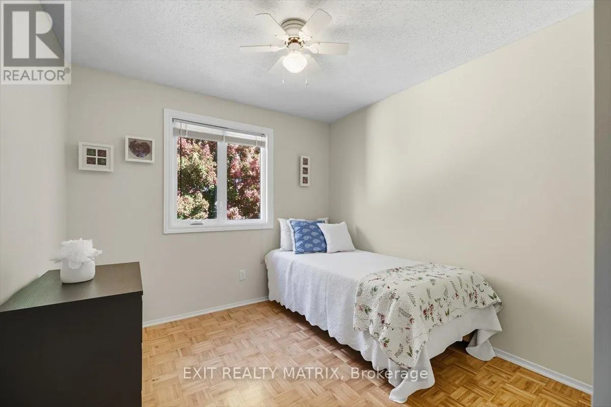 159 DUNLOP CRESCENT